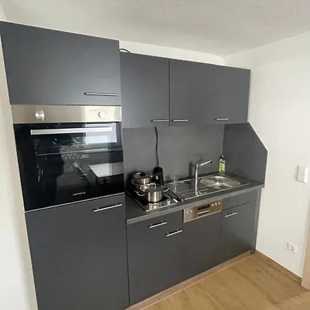 Moeblierte 50 M2 Einliegerwohnung Zur Kurzzeitmiete In Apartment